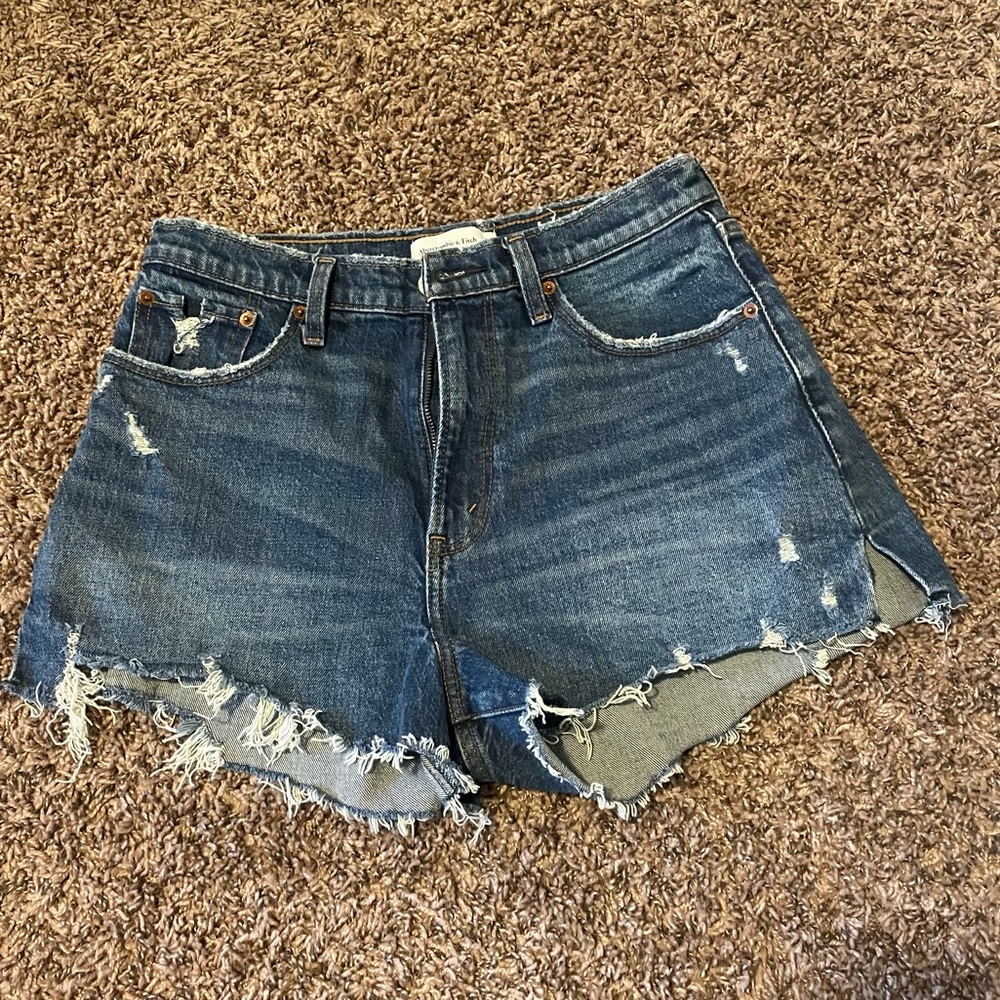 A&F curve love high rise mom short- never worn